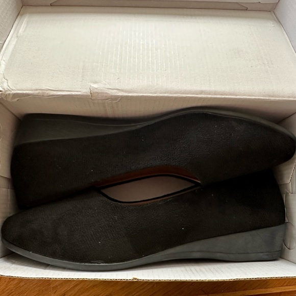 Solid Color Flannel Plain Toe Shoes, Women’s size 10 - Picture 3 of 3